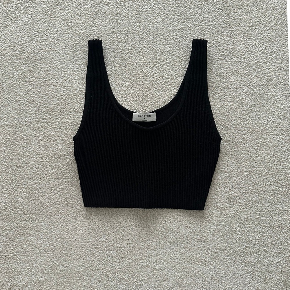 Aritzia Babaton Sculpt Knit Scoopneck Cropped Tank size small in Black